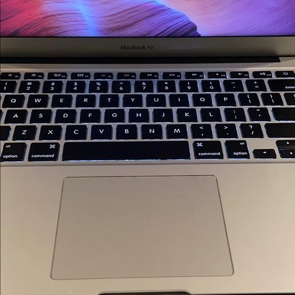 MacBook Air - Picture 2 of 2